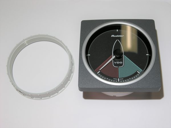 ALB Peräsinkulmamittari musta 110mm 12+24V